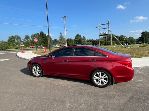 Used 2011 Hyundai Sonata Limited w/ Navigation Pkg 5 FWD image 5