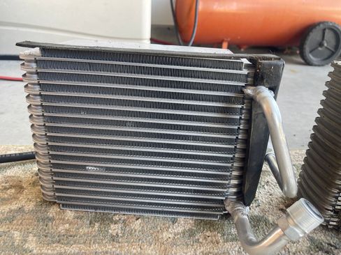 Used 1999 Ford E-150 and Econoline 150 image 11