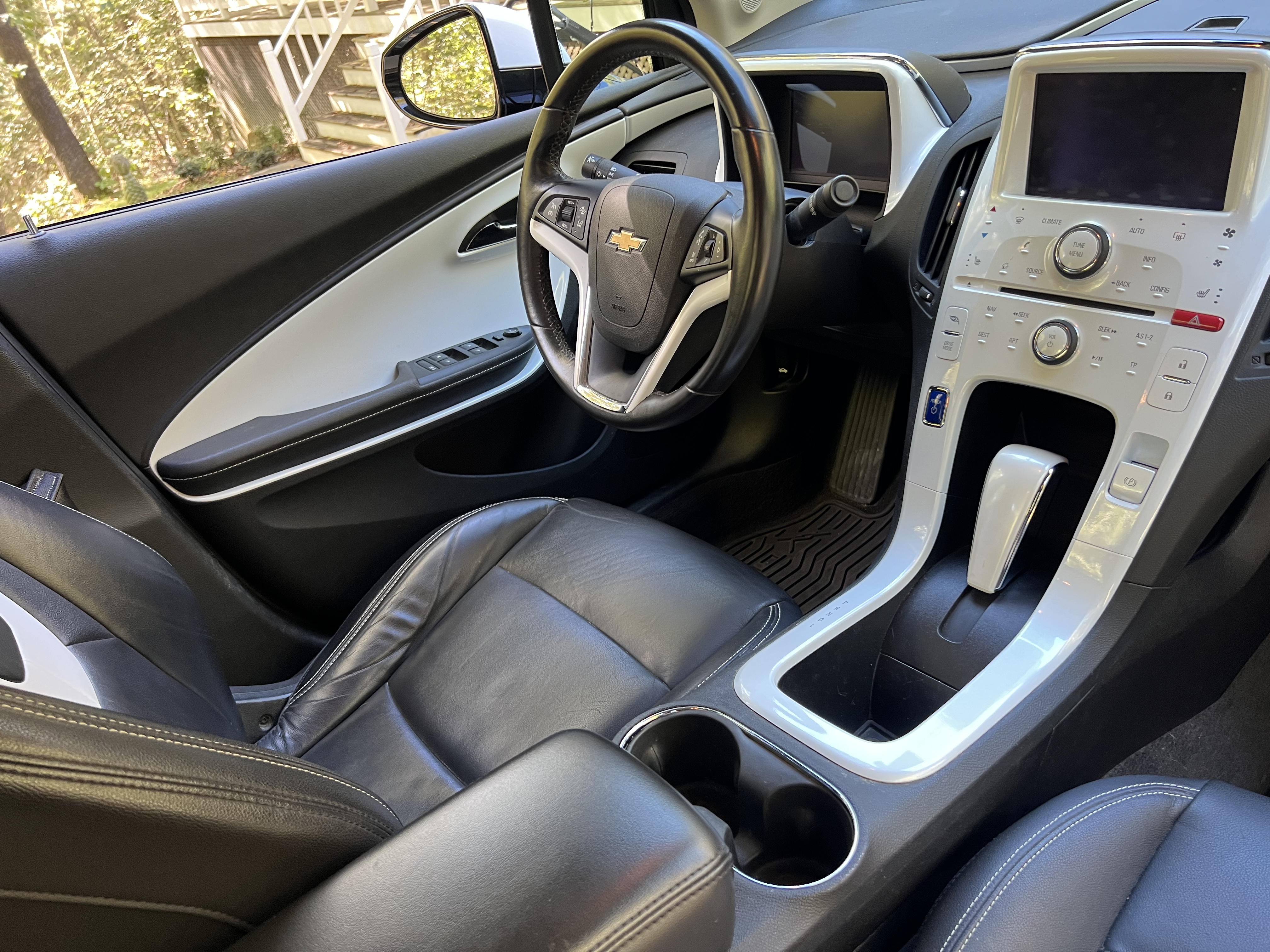 Used 2013 Chevrolet Volt Premium w/ Premium Trim Package FWD image 8