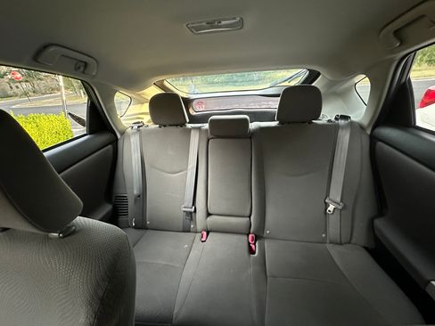 Used 2013 Toyota Prius One image 10