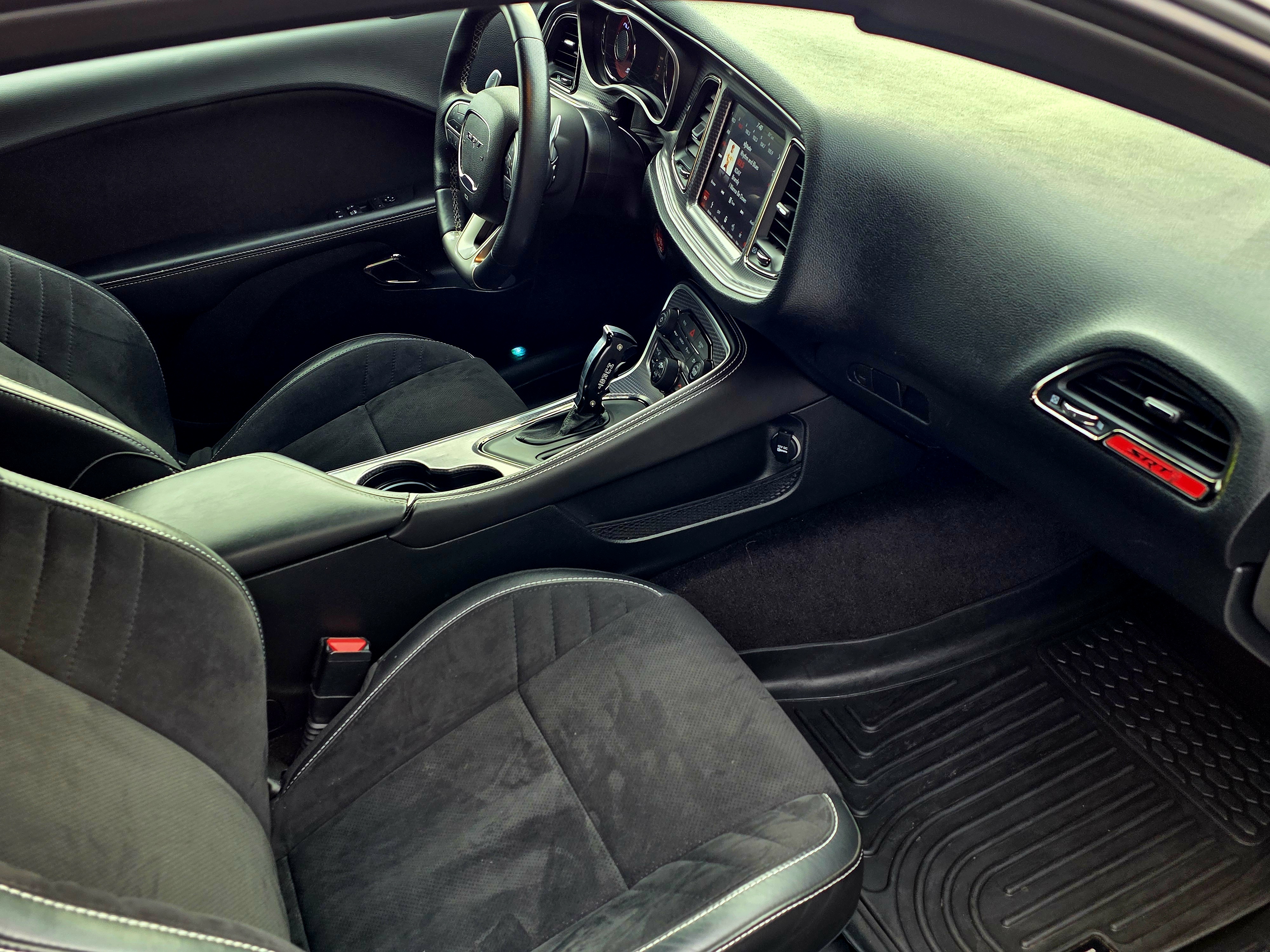 Used 2018 Dodge Challenger SRT Hellcat RWD image 10