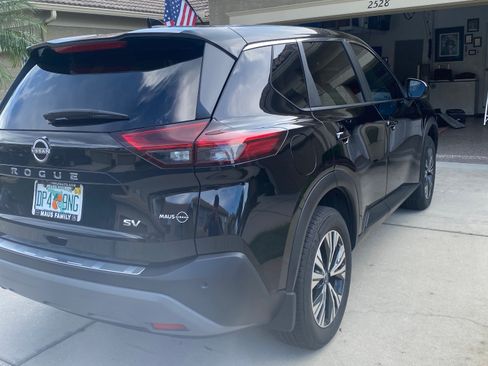 Used 2023 Nissan Rogue SV FWD image 5