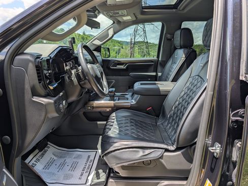 Used 2022 Chevrolet Silverado 1500 LT Trail Boss w/ LT Trail Boss Premium Package image 27