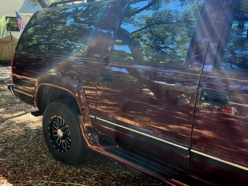 Used 1994 GMC Suburban 2500 image 10