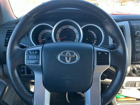 Used 2013 Toyota Tacoma 4x4 Double Cab w/ SR5 Pkg image 8