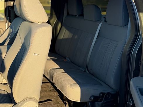 Used 2011 Ford F150 XLT image 18