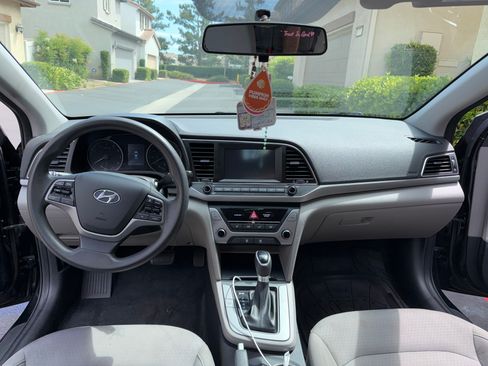 Used 2018 Hyundai Elantra SEL FWD image 11