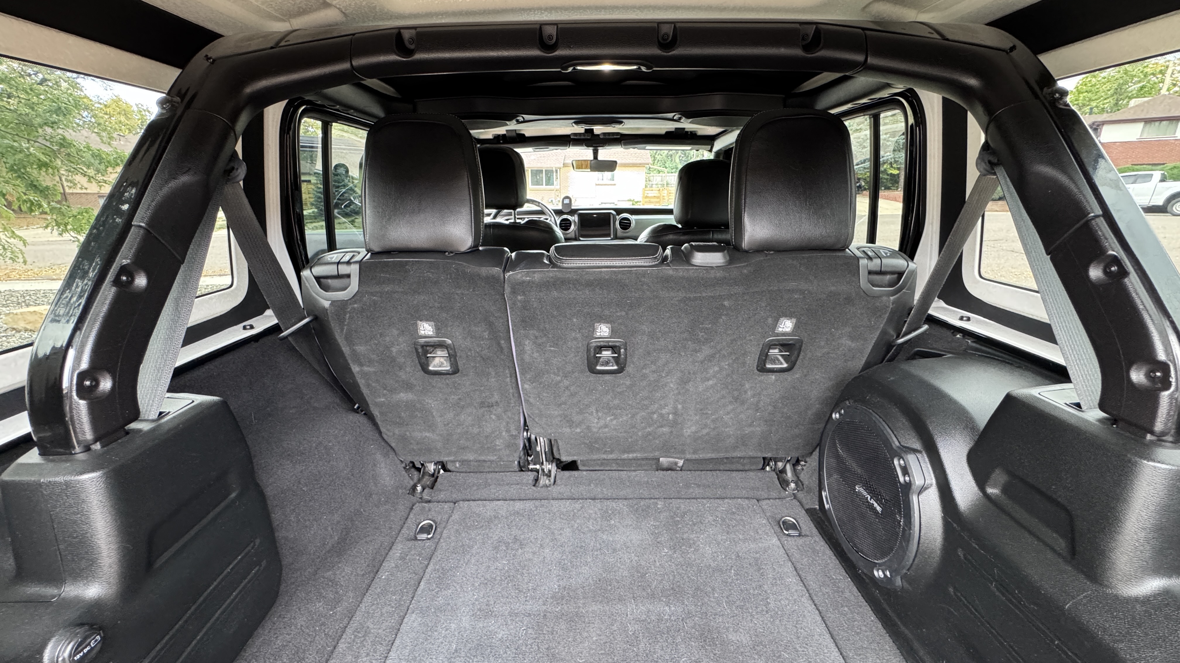 Used 2018 Jeep Wrangler Unlimited Sahara AWD/4WD image 20
