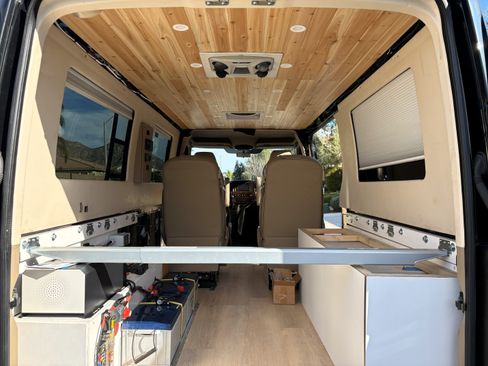 Used 2015 Mercedes-Benz Sprinter 2500 image 22