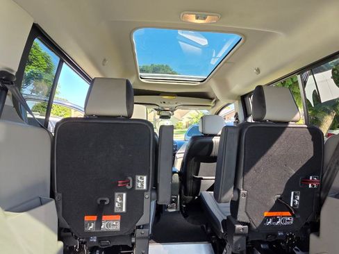 Used 2019 Ford Transit Connect Titanium w/ Titanium Premium Package image 12