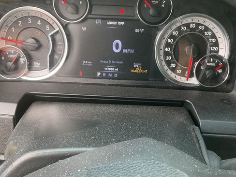Used 2018 RAM 3500 Laramie AWD/4WD image 9