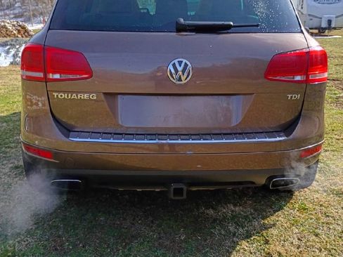 Used 2013 Volkswagen Touareg Sport image 6