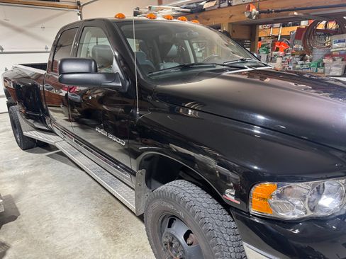 Used 2004 Dodge Ram 3500 Truck SLT w/ Trailer Tow Group AWD/4WD image 4