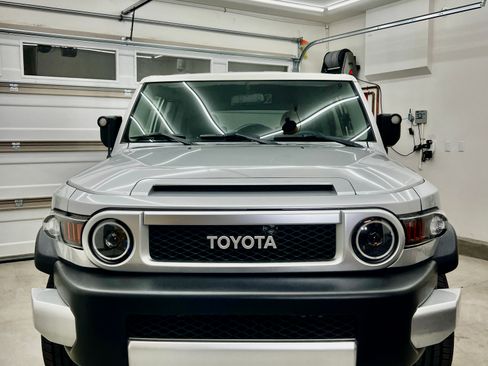 Used 2007 Toyota FJ Cruiser 2WD image 5