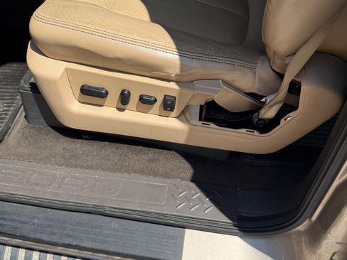 Used 2011 Ford F150 Lariat w/ Lariat Chrome Pkg AWD/4WD image 6