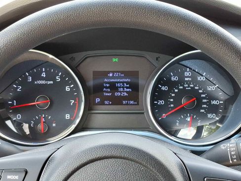 Used 2019 Kia Sedona LX image 14