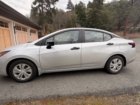 Used 2021 Nissan Versa S image 16