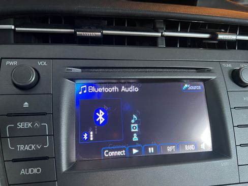 Used 2013 Toyota Prius Three image 18