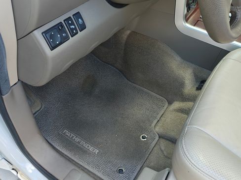 Used 2012 Nissan Pathfinder LE image 26