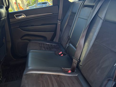 Used 2021 Jeep Grand Cherokee Laredo X image 12