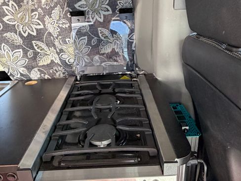 Used 2012 Mercedes-Benz Sprinter 2500 image 30