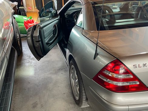 Used 2004 Mercedes-Benz SLK 320 image 5
