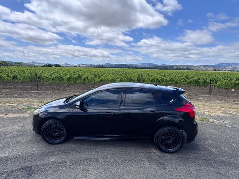 Used 2013 Ford Focus ST FWD image 14