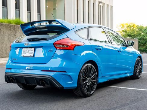Used 2017 Ford Focus RS AWD/4WD image 9