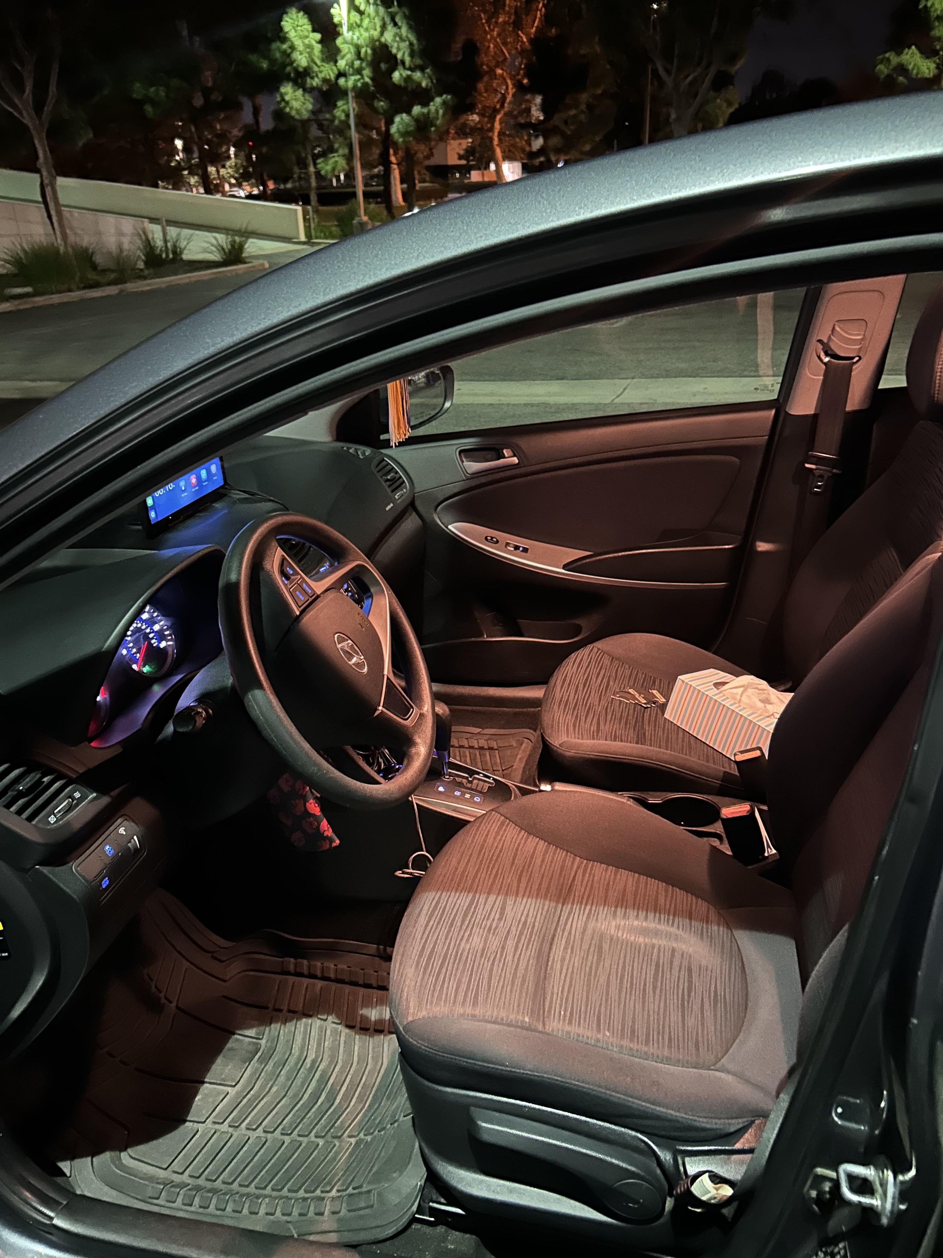 Used 2016 Hyundai Accent SE FWD image 12