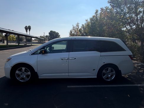 Used 2012 Honda Odyssey Touring Elite image 8