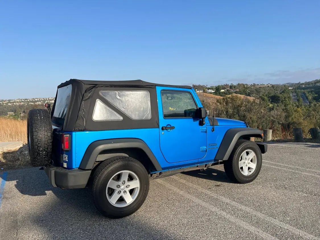 Used 2015 Jeep Wrangler Sport w/ Quick Order Package 24S AWD/4WD image 4