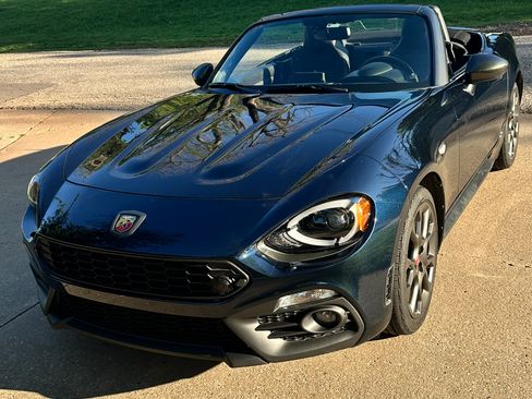 Used 2018 FIAT 124 Spider Abarth w/ Convenience Group image 4
