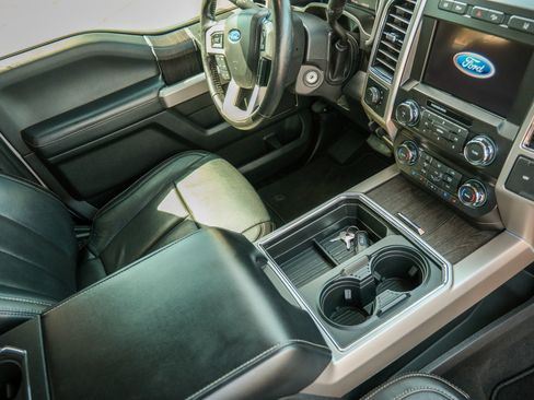 Used 2020 Ford F250 Lariat w/ Lariat Value Package AWD/4WD image 26