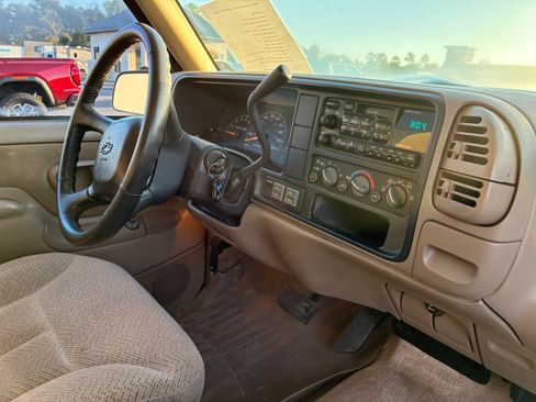 Used 1999 Chevrolet Tahoe 4WD 2-Door w/ Preferred Equipment Group image 11