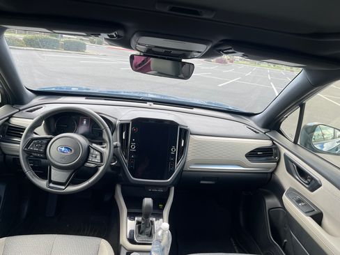 Used 2025 Subaru Forester Premium w/ Convenience Package #1 image 7