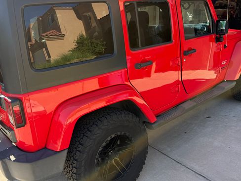 Used 2013 Jeep Wrangler Unlimited Sahara AWD/4WD image 5