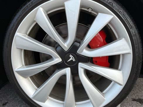 Used 2018 Tesla Model 3 Performance image 24