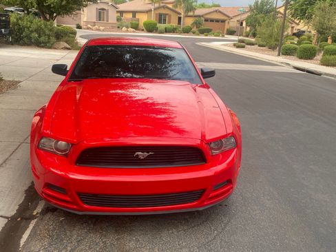 Used 2014 Ford Mustang Coupe RWD image 1