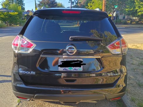 Used 2016 Nissan Rogue SV w/ SV Premium Package AWD/4WD image 6