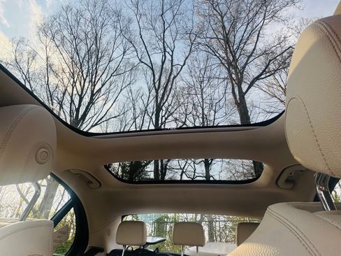 Used 2020 Mercedes-Benz E 350 4MATIC Sedan image 10