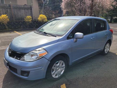 Used 2011 Nissan Versa 1.8 S image 5