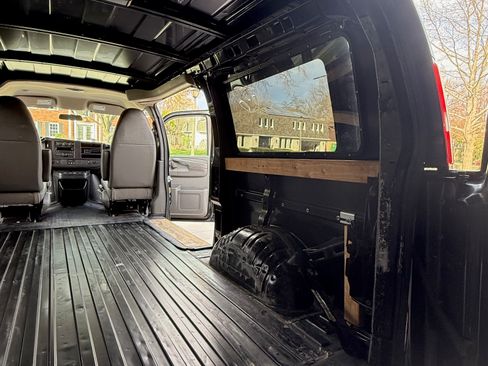 Used 2014 Chevrolet Express 1500 image 29