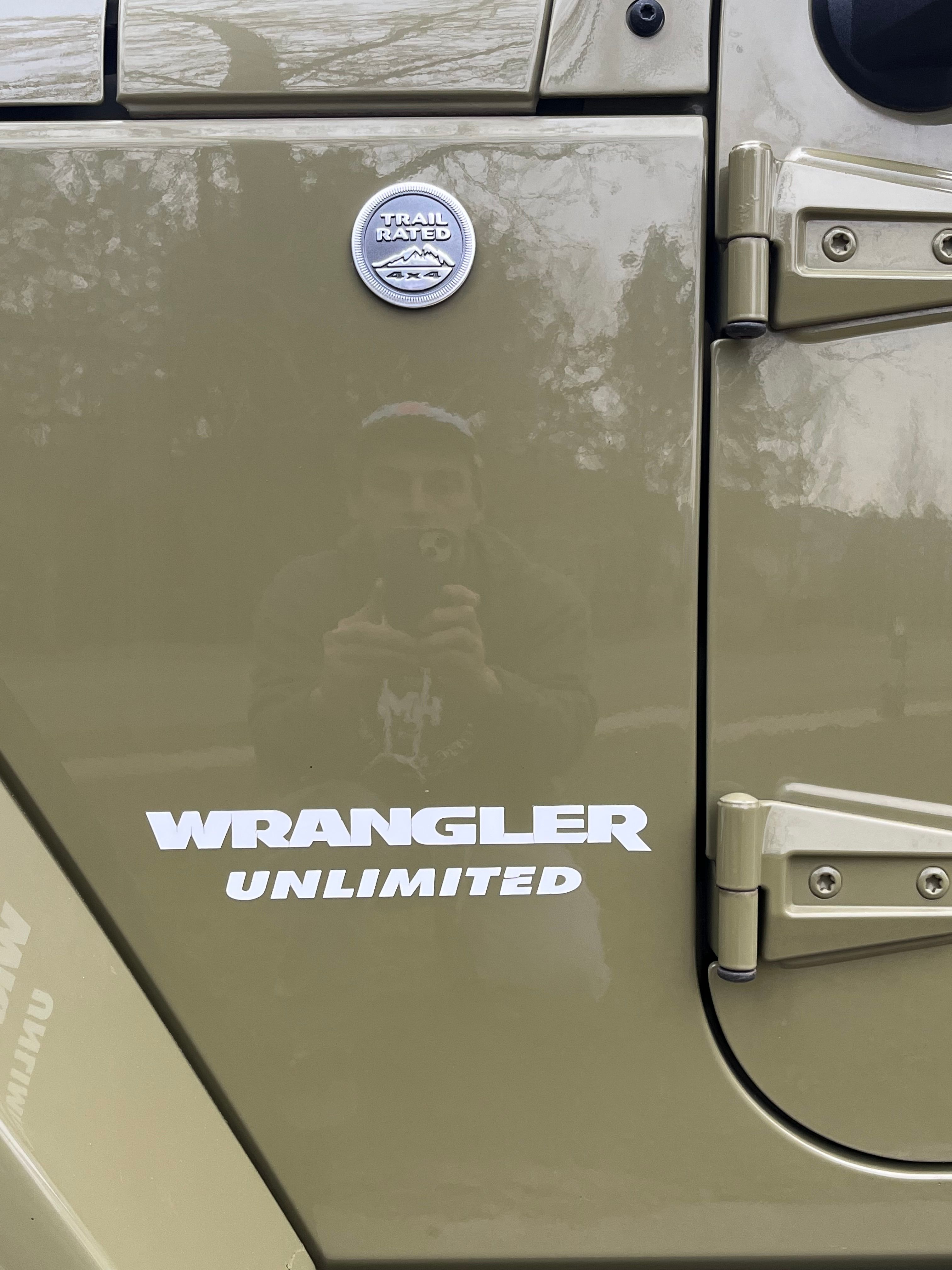 Used 2013 Jeep Wrangler Unlimited Rubicon w/ Connectivity Group AWD/4WD image 4