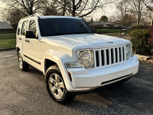 Used 2012 Jeep Liberty Sport w/ Popular Equipment Group AWD/4WD image 1