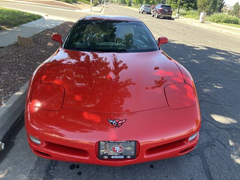 Used 2001 Chevrolet Corvette Coupe w/ Preferred Equipment Group2 RWD image 1