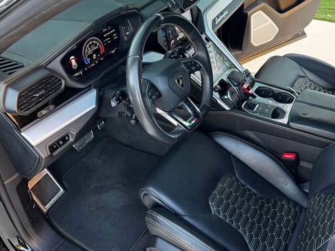Used 2019 Lamborghini Urus AWD/4WD image 12