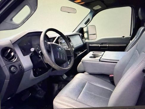 Used 2014 Ford F350 XL w/ Power Equipment Group image 4