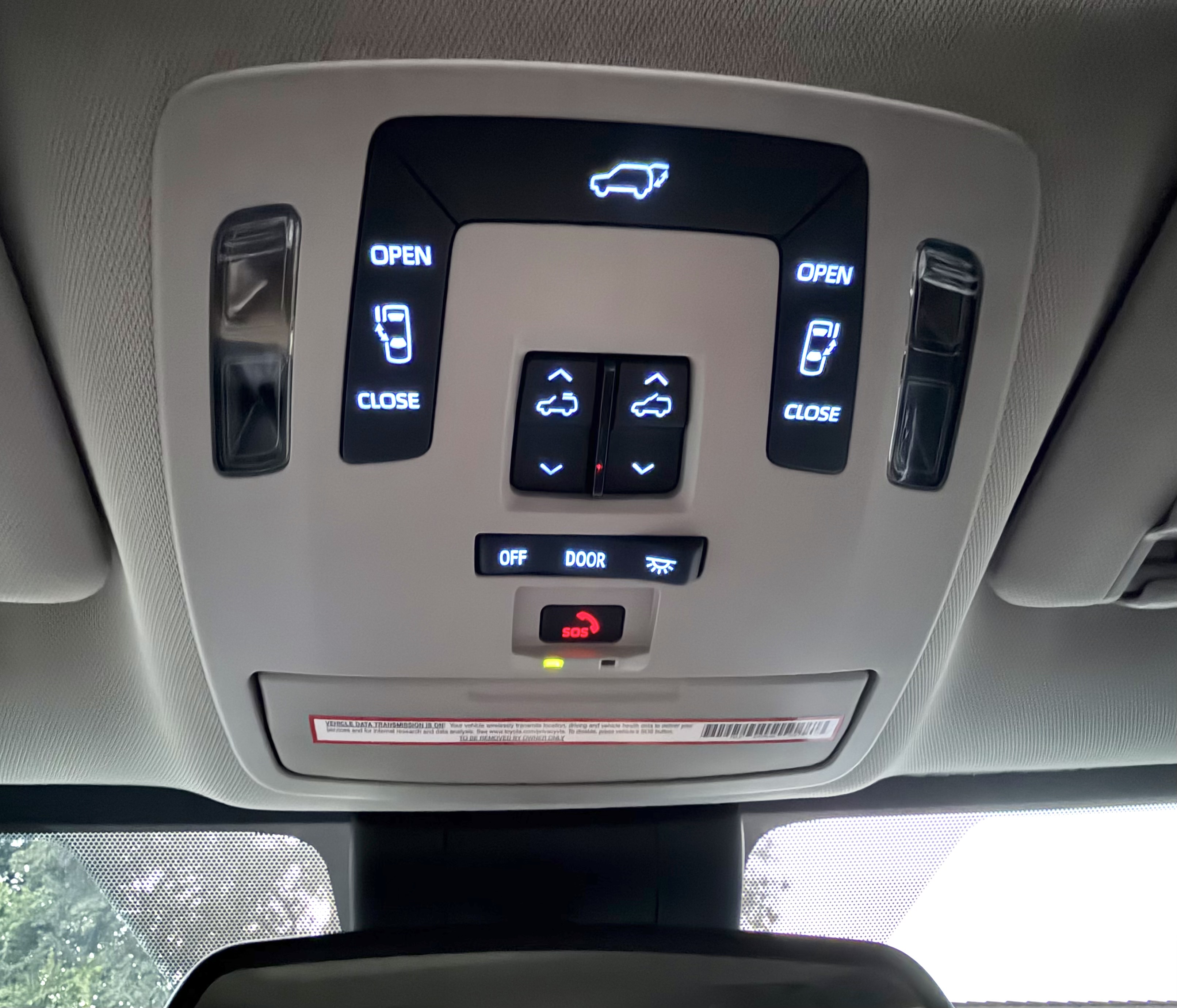 Used 2022 Toyota Sienna XLE w/ XLE Plus Package FWD image 23