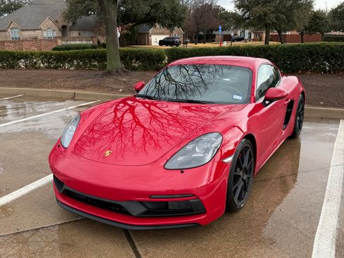 Used 2025 Porsche 718 Cayman GTS image 1