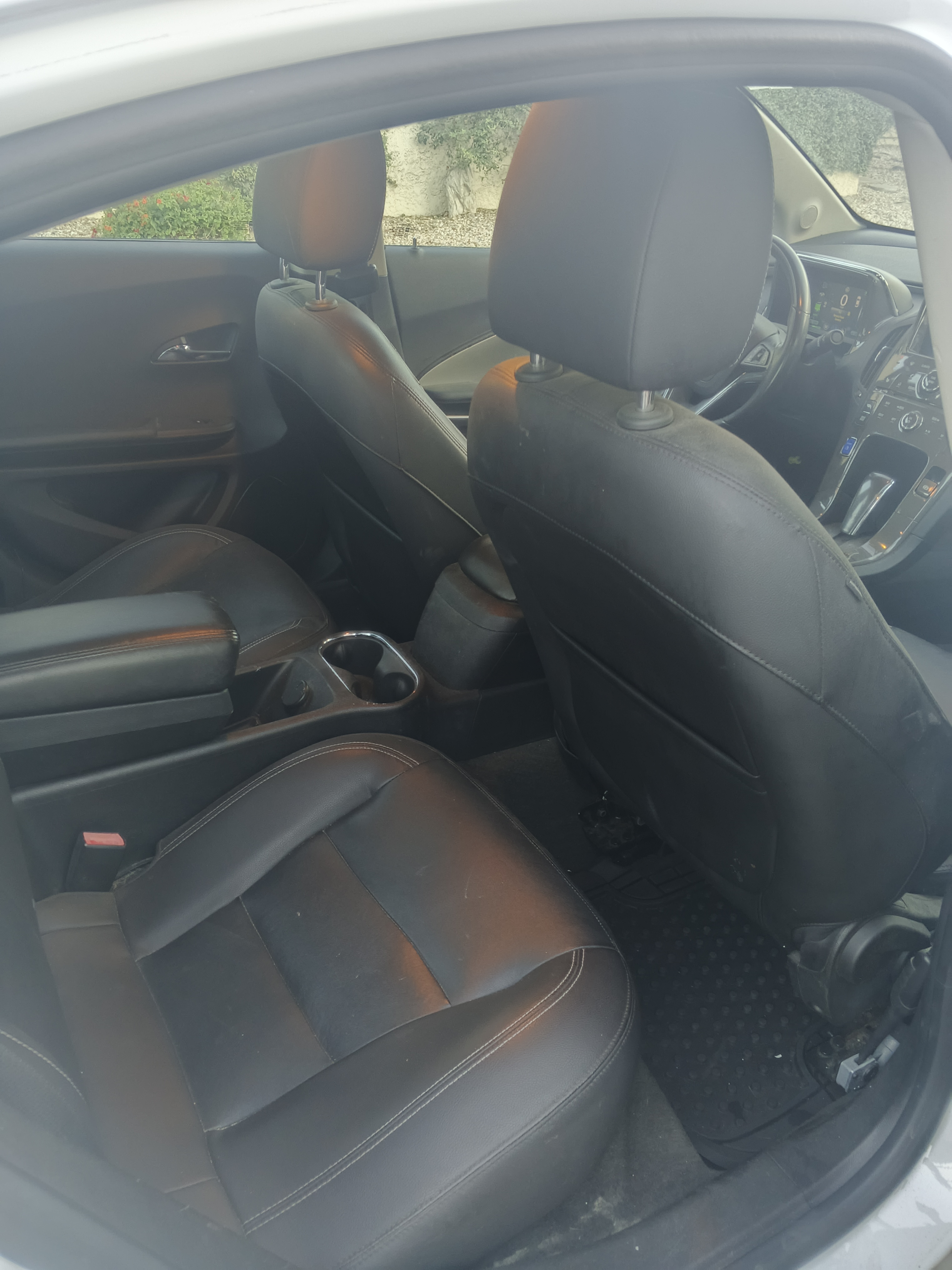 Used 2013 Chevrolet Volt Premium w/ Premium Trim Package FWD image 12